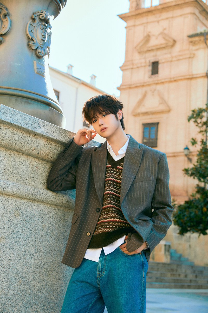 CLOSE YOUR EYES The 1st Mini Album [ETERNALT] Stay 4 Good