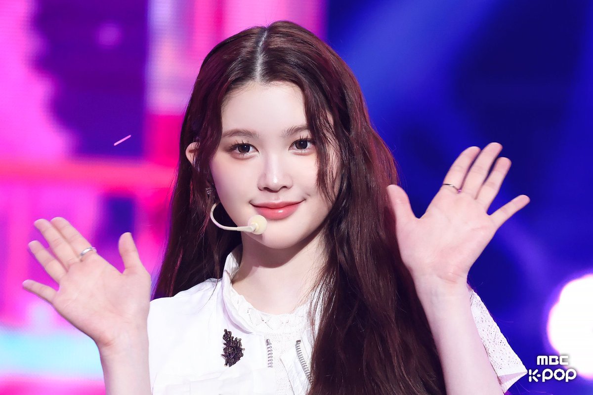 音楽中心MC #HEARTS2HEARTS エイナ（08） 身長169cmはチーム最長身