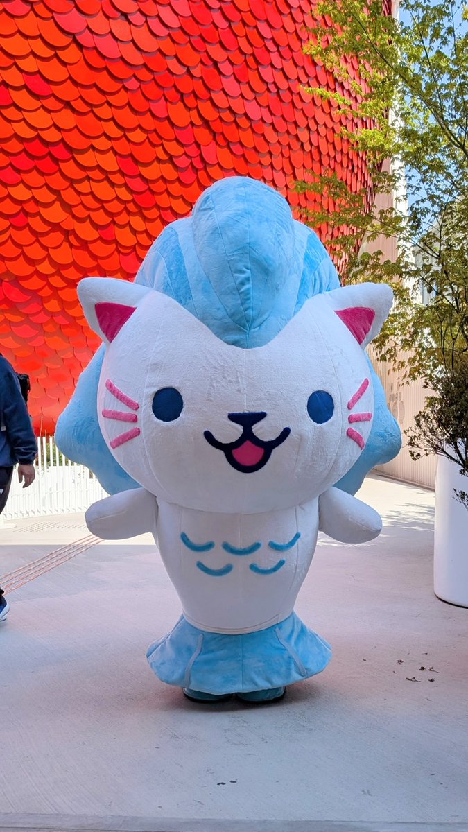 シンガポール館のキャラクター、マーリーに会うことができました