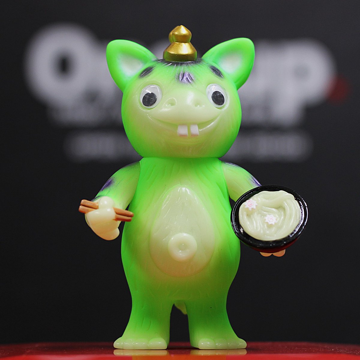 ランペイジトイズ x One up. 快獣ブースカ 蓄光 蛍光ピンク ソフビ 快