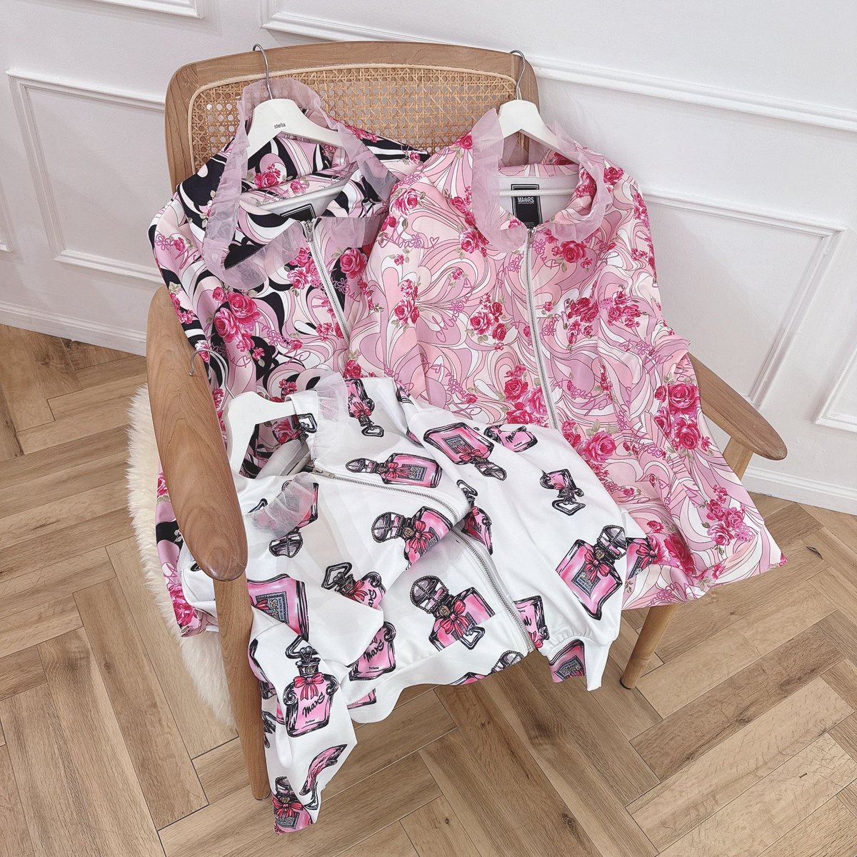 🖤🩷🤍𝑐𝑜𝑚𝑖𝑛𝑔 𝑠𝑜𝑜𝑛 🤍🩷🖤 . 平成リバイバル🎀🖤 あの