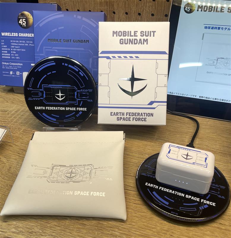 機動戦士ガンダム』45周年記念コラボワイヤレスイヤホン受注生産受付中