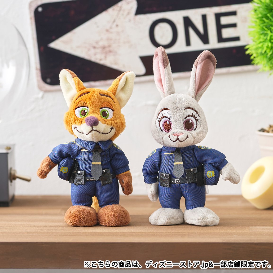 𝐃𝐢𝐬𝐧𝐞𝐲 𝐬𝐭𝐚𝐧𝐃𝐬 (ディズニースタンディーズ