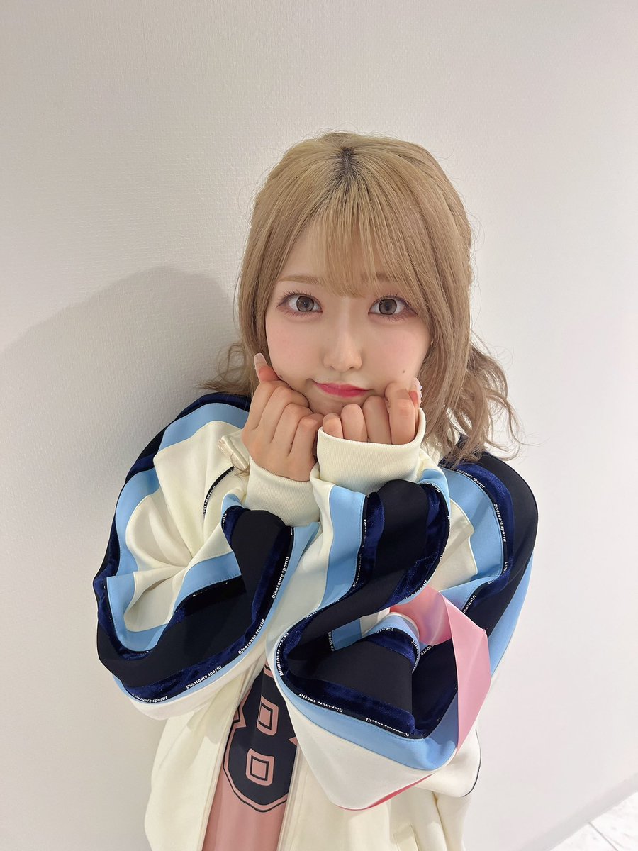 ひとみんのジャージがめっちゃダボっててかわいいなぁってずっと思って