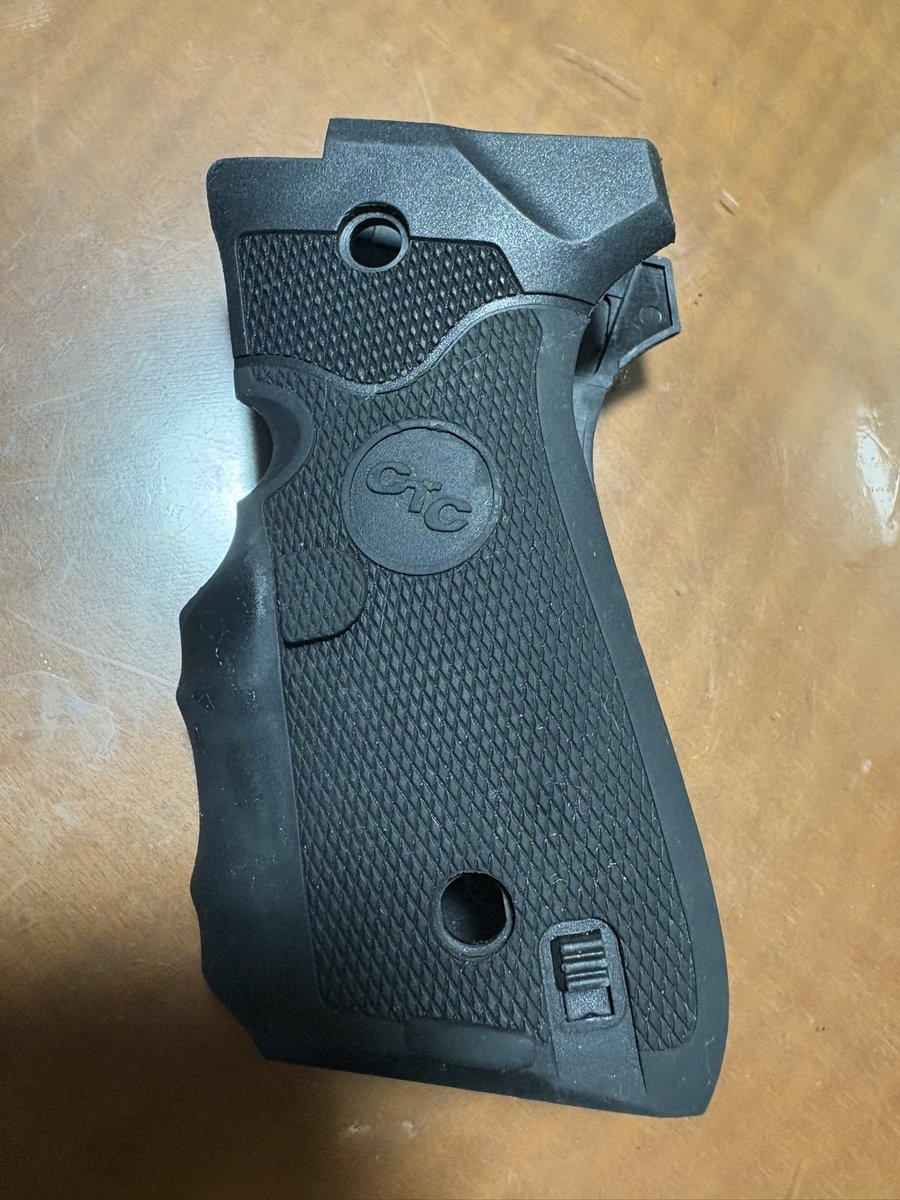 CTC(クリムゾントレース)の92FS用レーザーグリップを手に入れました