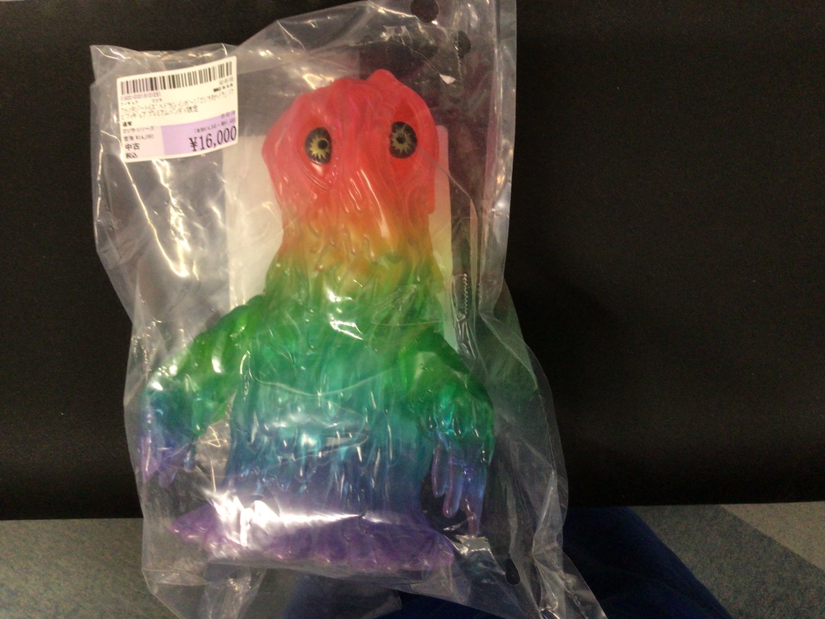 こんにちは 駿河屋小倉あるあるcity2号店です ﾌｧﾝﾀｼﾞｰﾄｲｽﾞ ﾍﾄﾞﾗ(ﾚｲﾝﾎﾞｰ