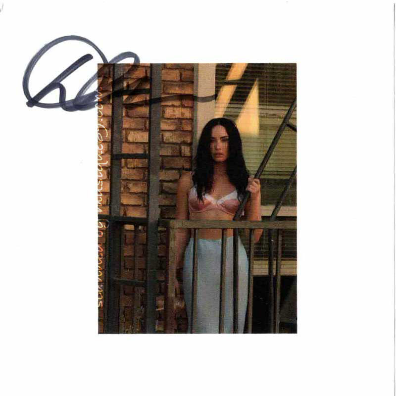 再入荷） デミロヴァートによる直筆サイン入りインサートが封入され