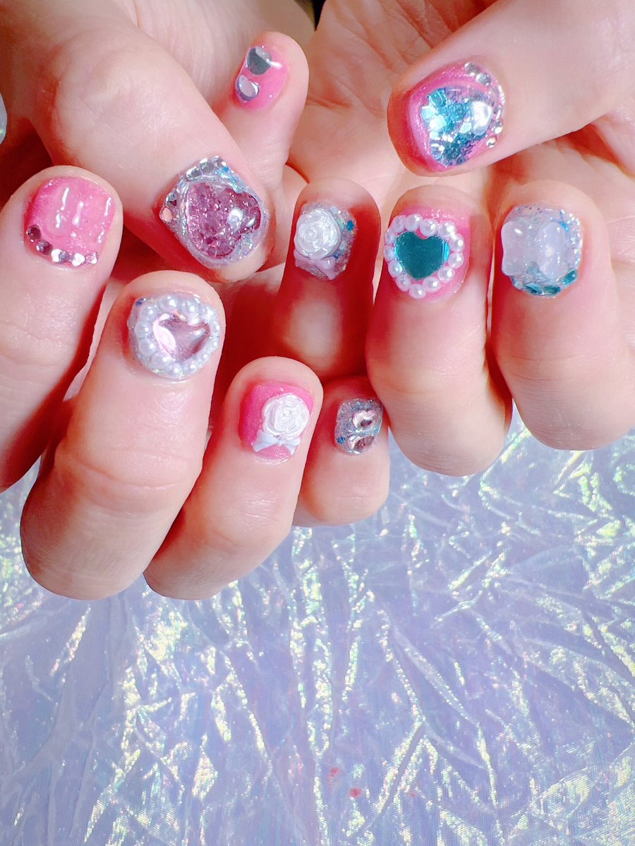 ボンジュール鈴木さんの前回と今回のネイル♡ ピンクと水色合わせ