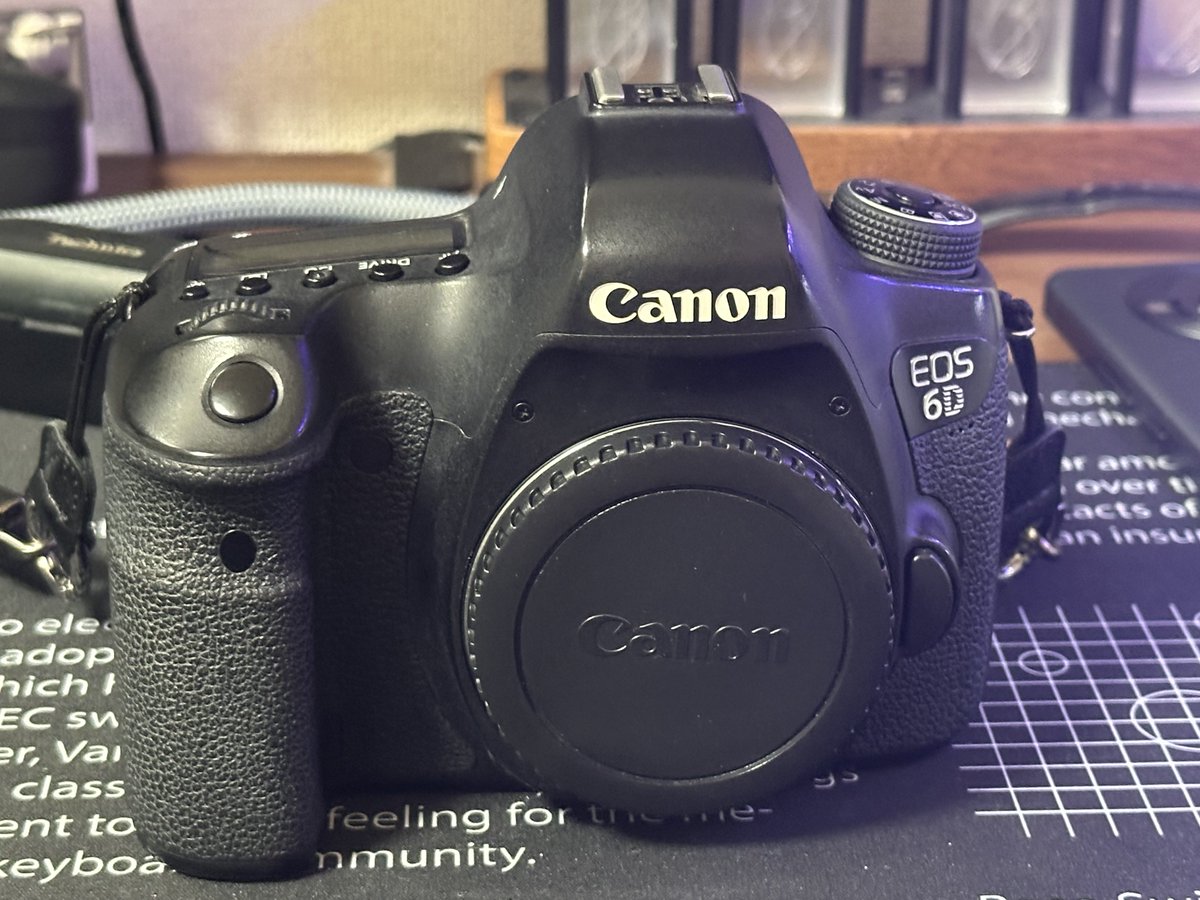 EOS 6D シャッター数4万代 27kでどうです？ 詳細↓