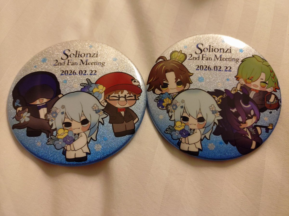 入場特典缶バッジ昼夜ともに可愛い🩵 御侍さんが仰っていたけど、かて