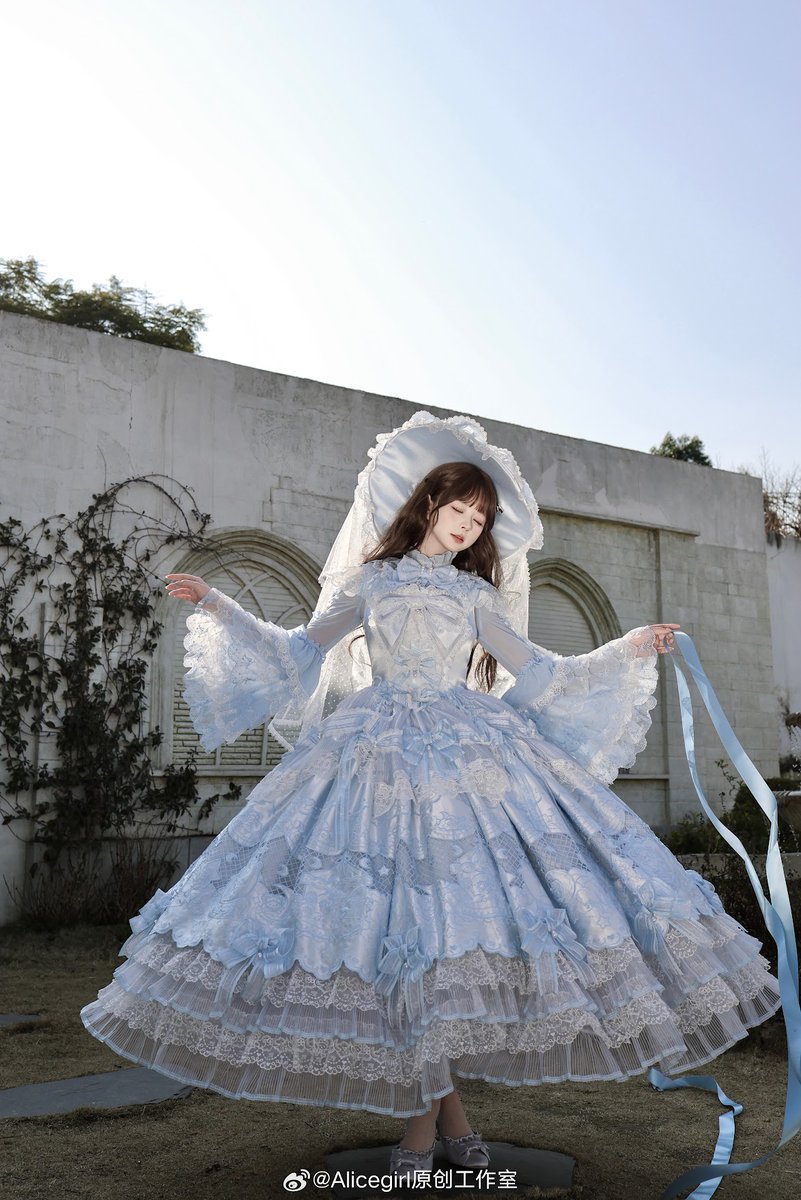 Roses on the Roof～ロリィタ＆クラシック【公式PR】 (@shiny5432