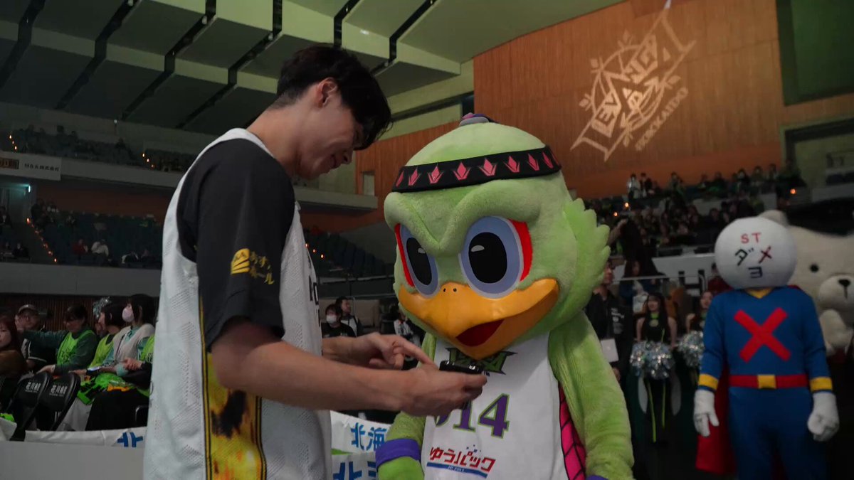 藤井祐眞 選手にいじられて落ち込む #レバード とそれをなだめる #谷口