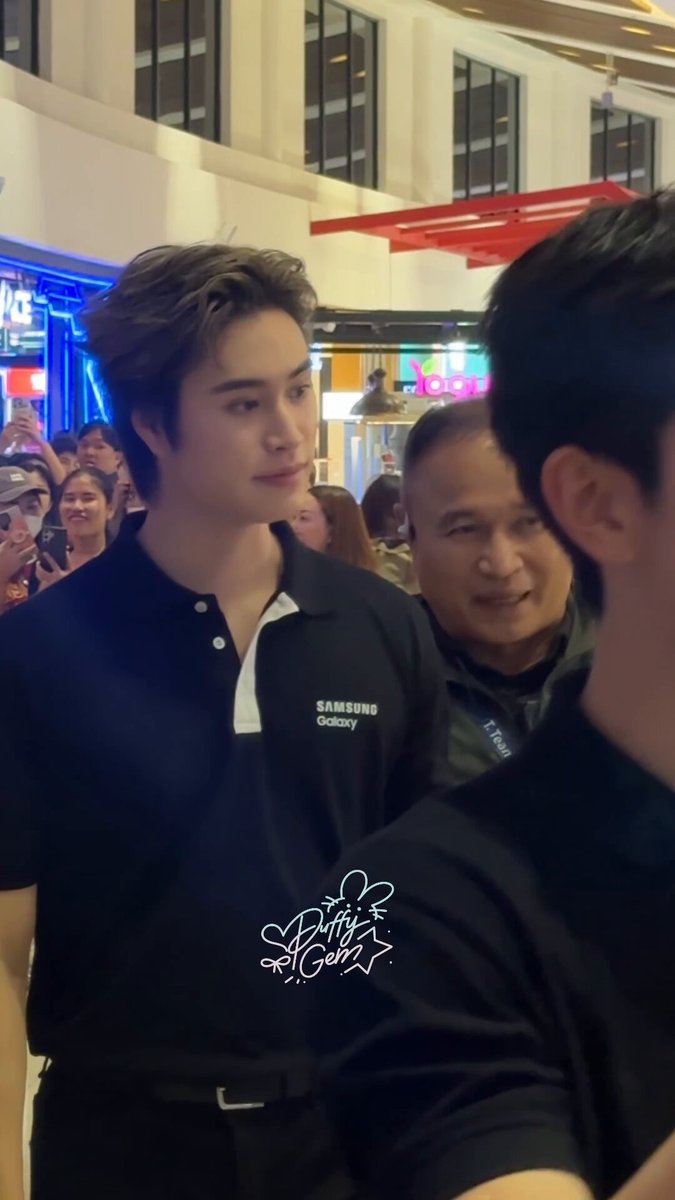 My favorite security guard!!!!!!! SAMSUNG A56 X GEMINIFOURTH