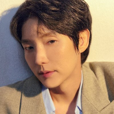 大好評につき、「イ・ジュンギ公式マガジン2025 'VERY ORDINARY DAYS