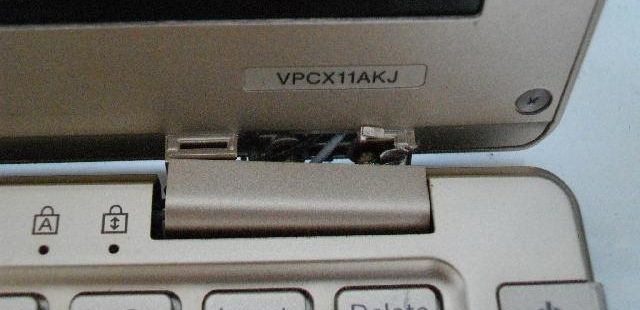 SONY VAIO VPCX11AKJの液晶修理・ヒンジ破損修理 | パソコン修理の鉄人