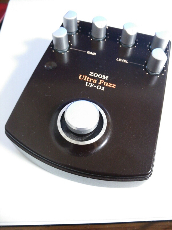 zoom ultra fuzz UF-01 : びっくもふのゆかいなおもちゃたち