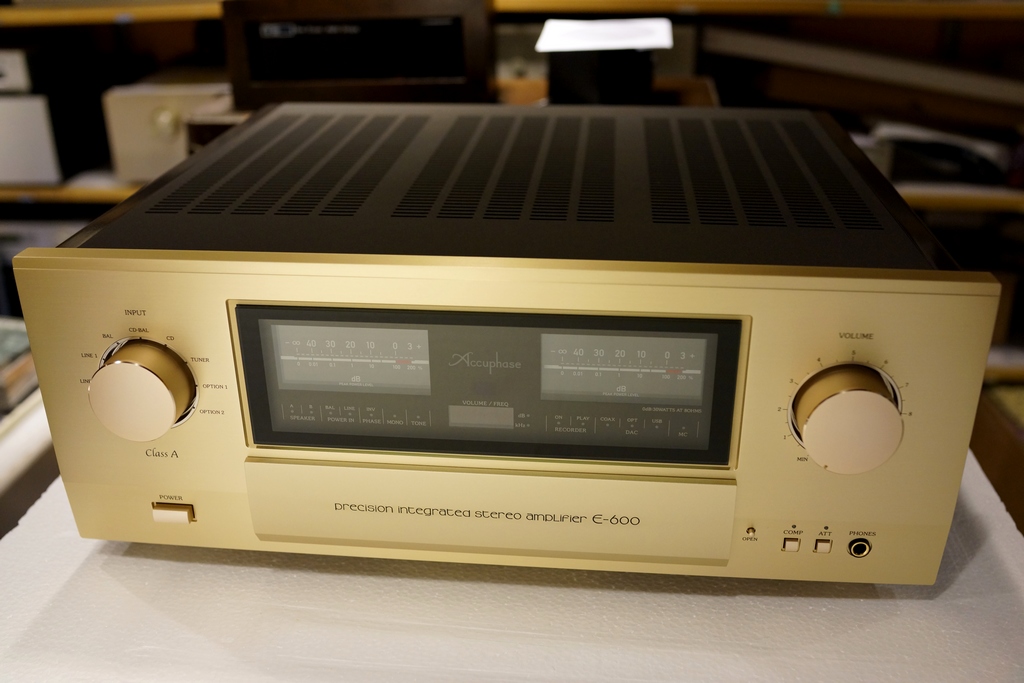 Accuphase E-600を巡る私的な会話：偏見よさらば : 万策堂の私的