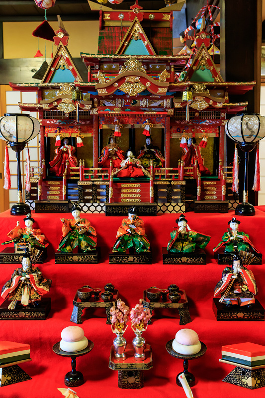 中小路家・御殿飾り・変わり雛（西国街道ひな人形巡り） : 花景色