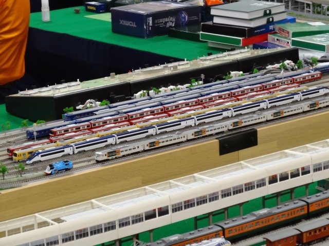 上大岡へ 鉄コレ京急1000形1800番台入手 : 燕雀鉄道白津機関区活動日誌