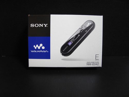 ウォークマン NW-E042 / SONY : 雑感 あるいは 玩具箱