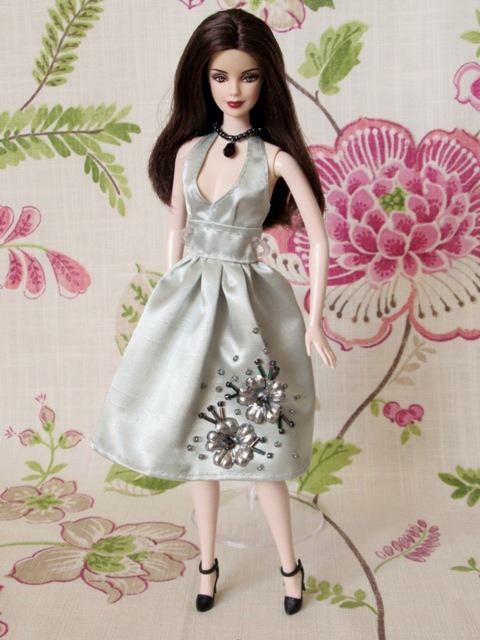 トワイライト」の「ベラ」バービー人形 : Der Liebling ～蚤の市