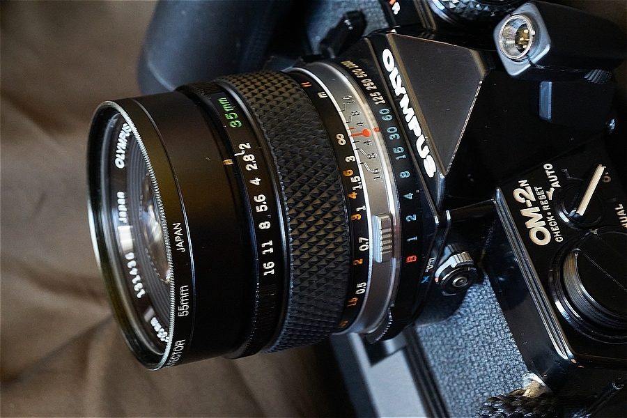 OLYMPUS】OM-SYSTEM ZUIKO AUTO-W 35mm F2 ZUIKO屈指のクセ玉？ZUIKO
