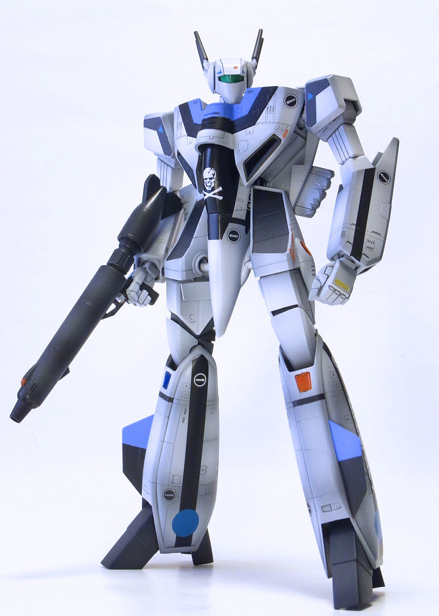 1/72 VF-1S・バトロイドバルキリー マックス機（劇場版） 完成 1