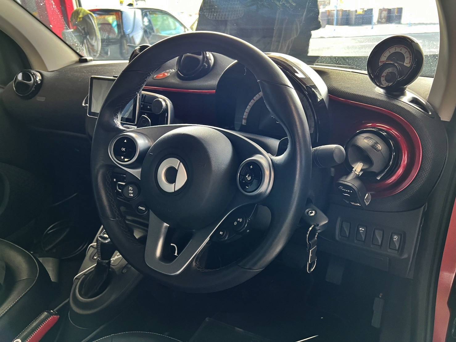 スマート453フォーツーカブリオ BRABUS用 パドル付 ステアリング交換