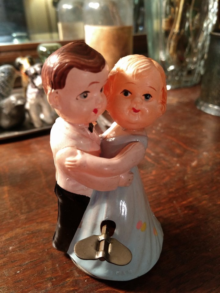 セルロイドのダンシングカップル | ペンション＆カフェクルーズ【公式】