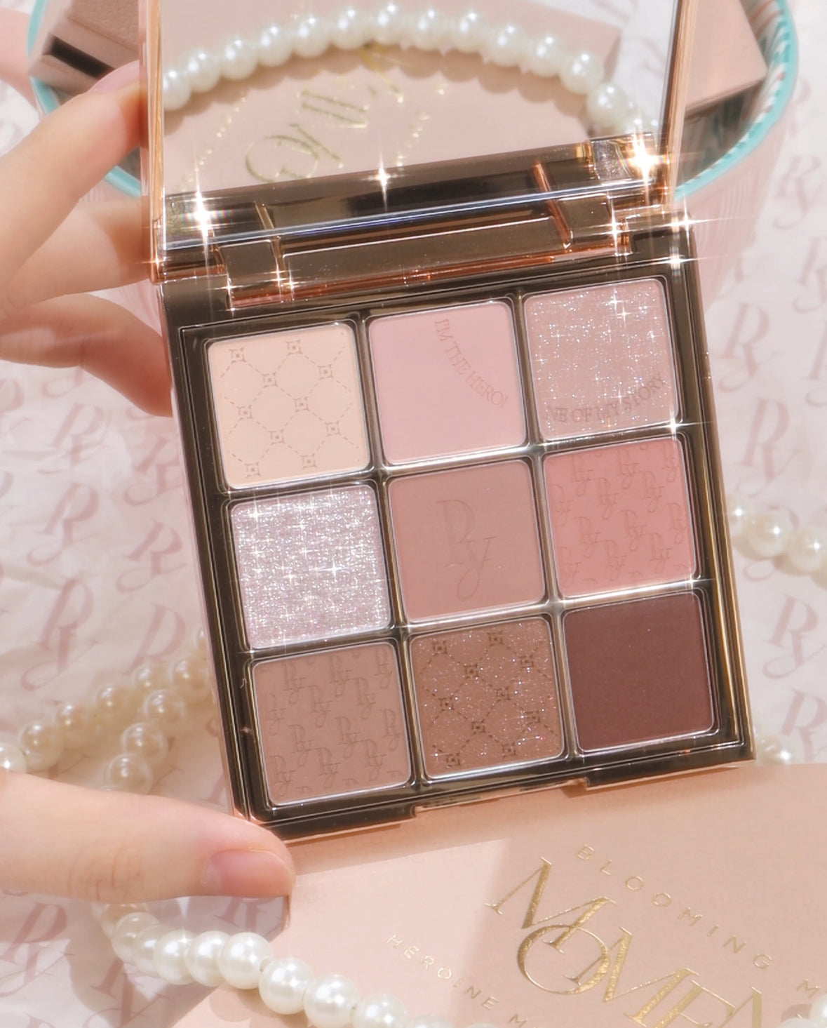 01 Blooming My Moment