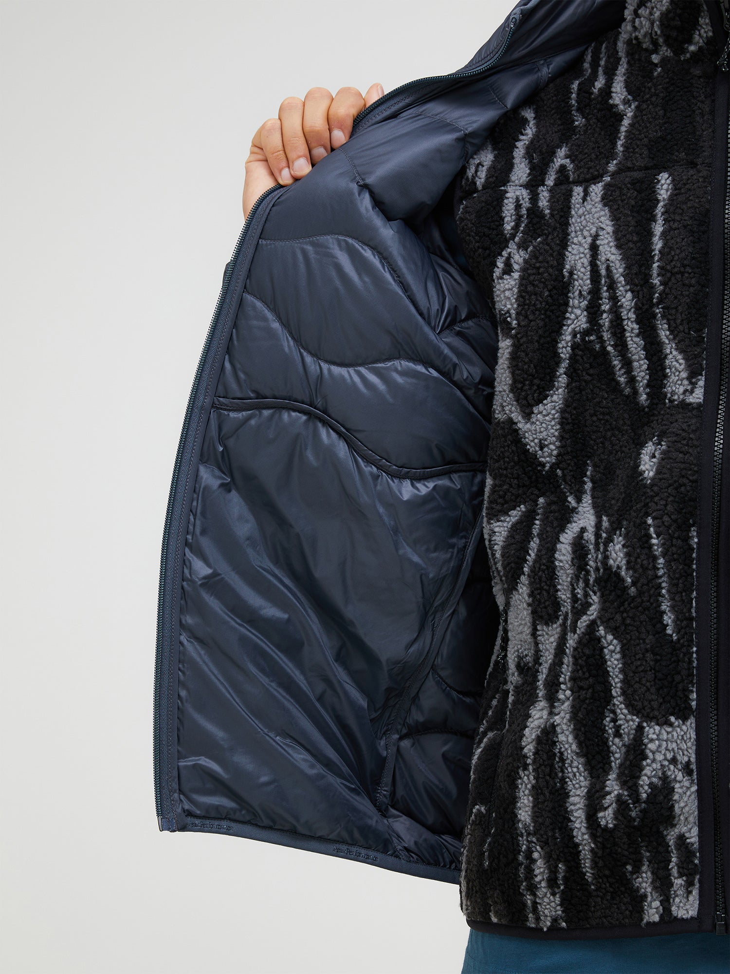 ヘリウム ダウン ジャケット メンズ – ピークパフォーマンス公式