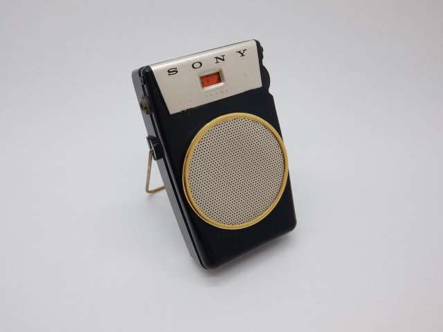 黎明期のトランジスターラジオ SONY TRー610 黎明期のトランジスター