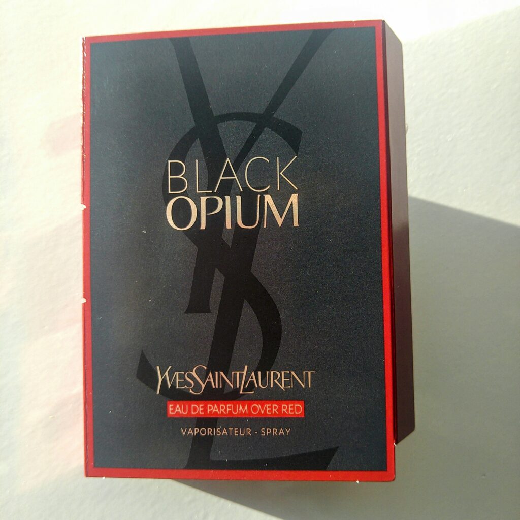 香水レビュー】Black Opium Over Red YSL – Perfume Voyage