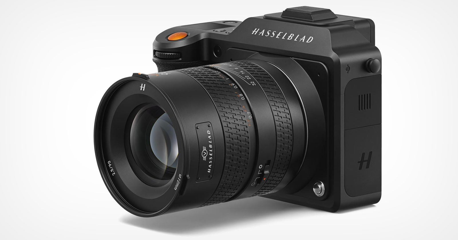 Hasselblad XCD 90mm f/2.5 V Finally Releases, X2D 100C Gets Face