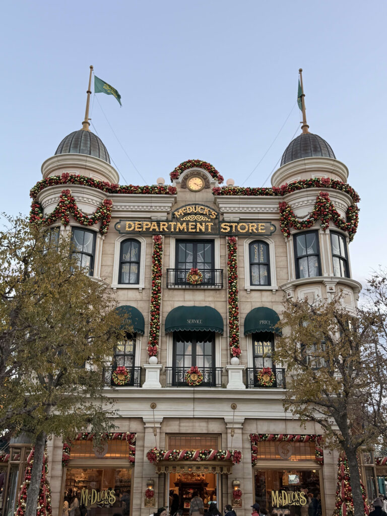 マクダックス・デパートメントストア完全ガイド！ダッフィーグッズ購入体験