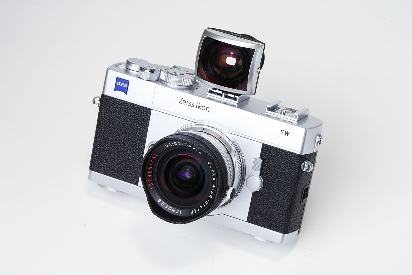 赤城耕一：第24回 ファインダーも距離計もないが、絞り優先AE搭載の