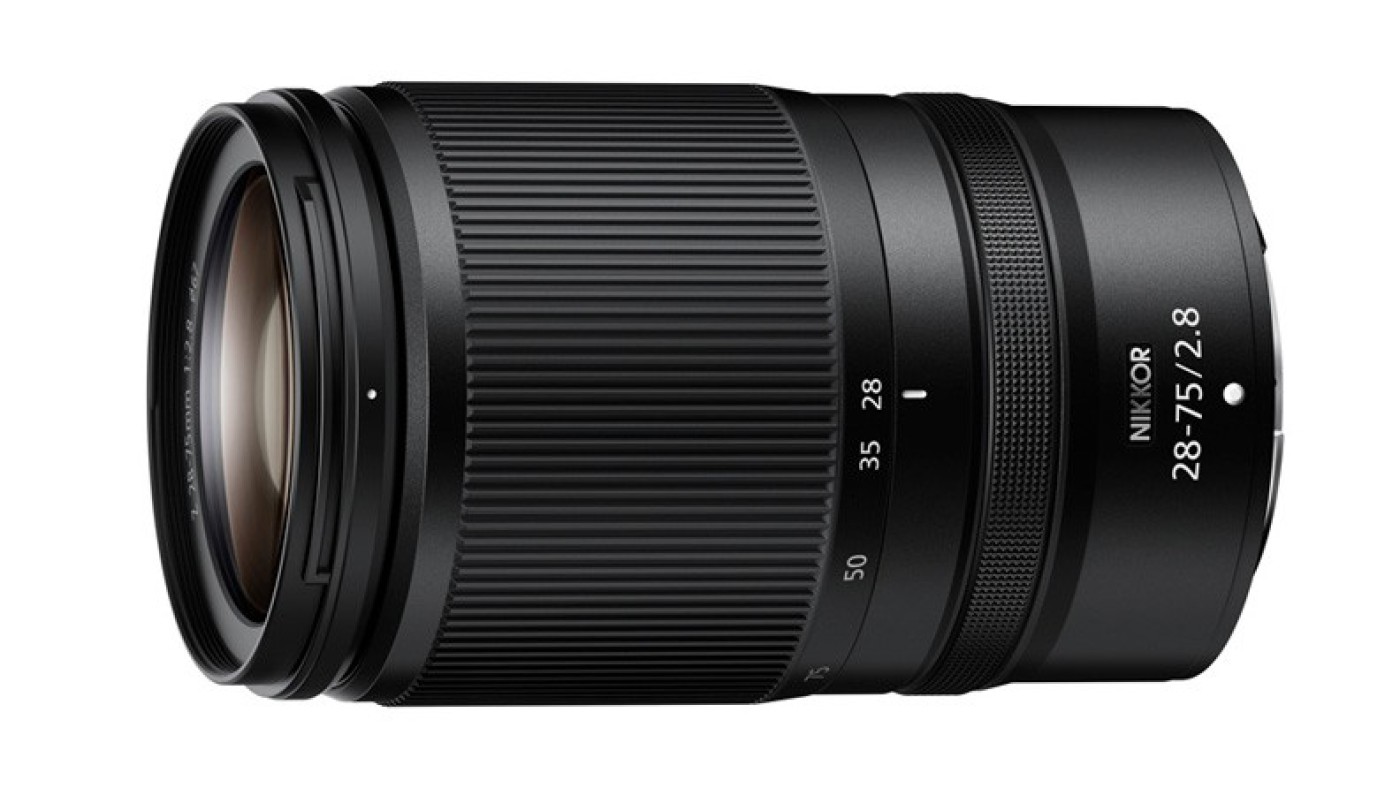 開放F値2.8一定で大きく自然なボケを楽しめる、小型・軽量標準ズーム