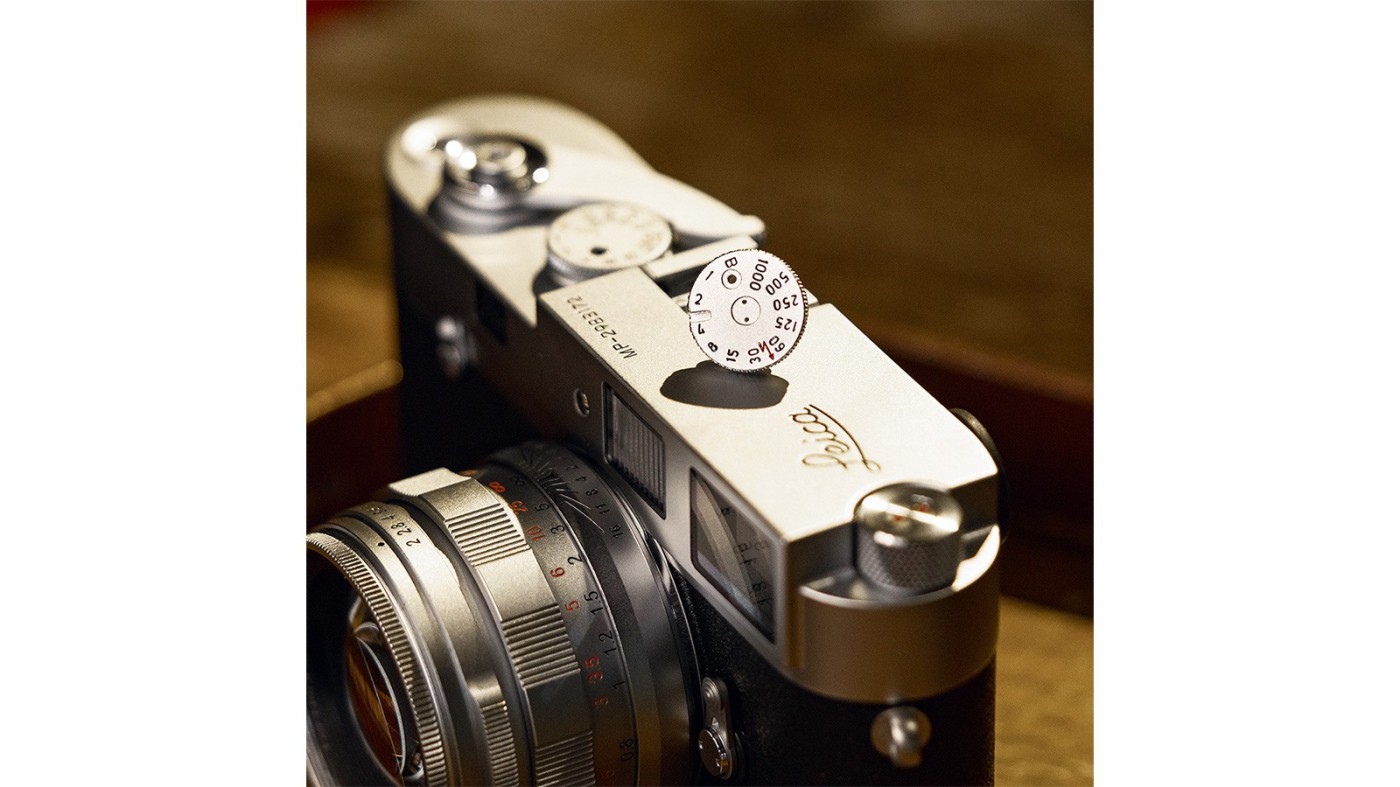 焦点工房、FUNLEADERから「ライカM3ダイヤル風 シルバー製 ピンバッジ