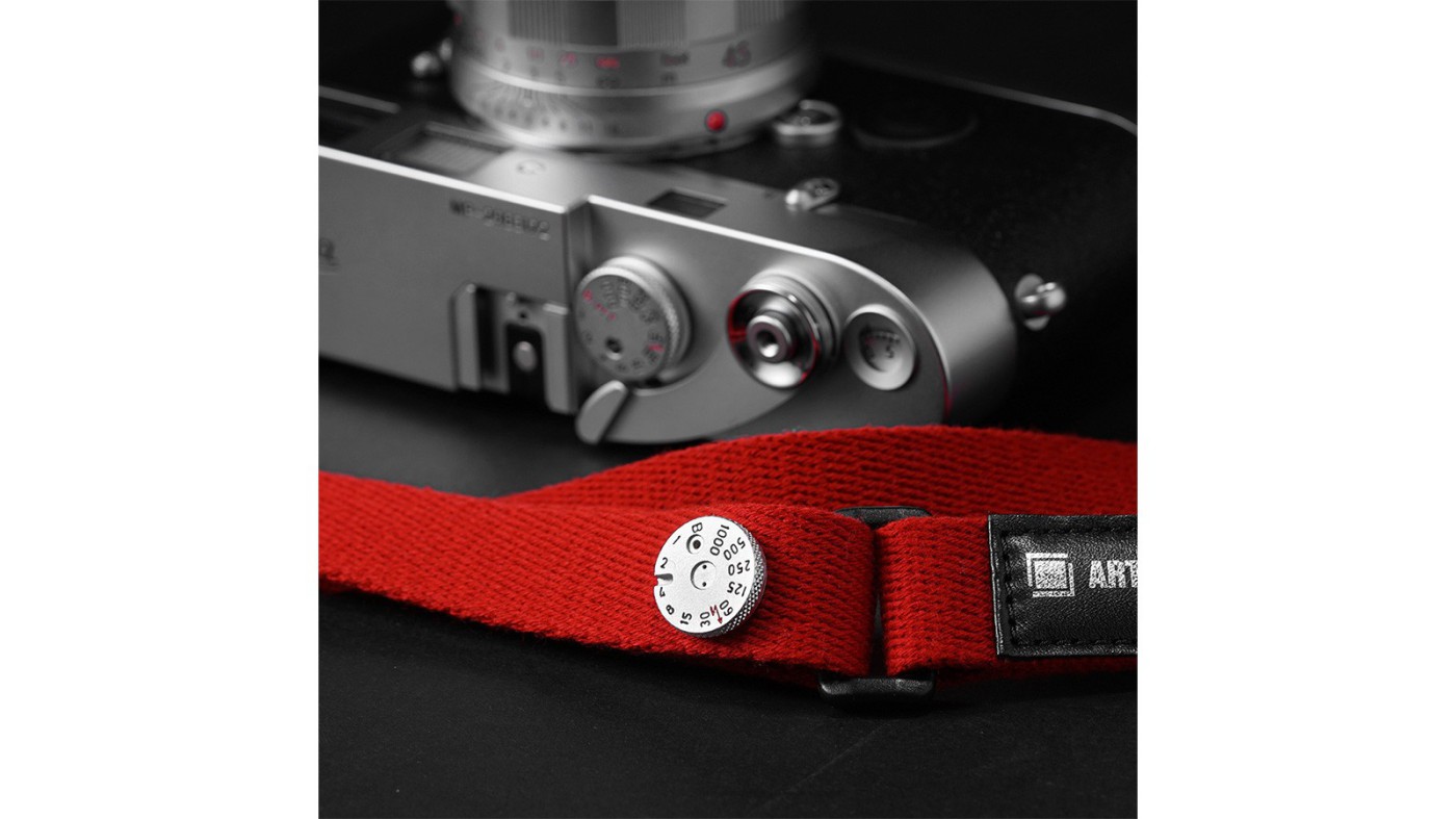 焦点工房、FUNLEADERから「ライカM3ダイヤル風 シルバー製 ピンバッジ