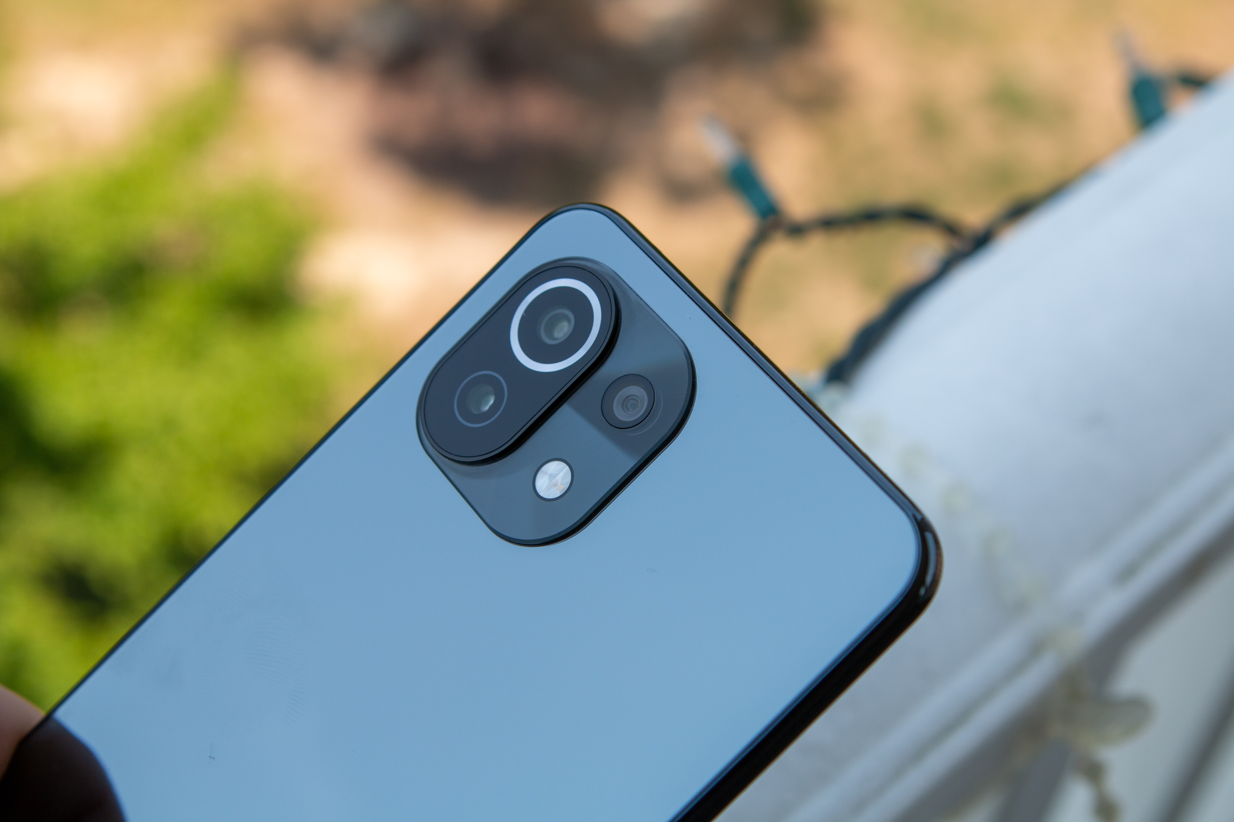 Xiaomi Mi 11 Lite Review: Standing out from the crowd - Phandroid