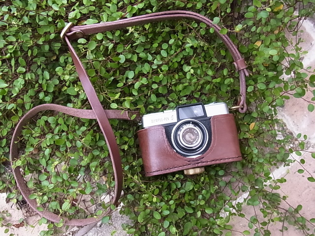 オリンパスペンシリーズカメラケース&ストラップ OLYMPUS（PEN・S・EE