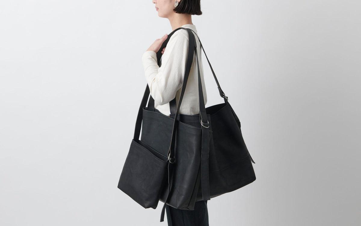 レザーショルダーバッグ black ＜L＞ – PINT_MN
