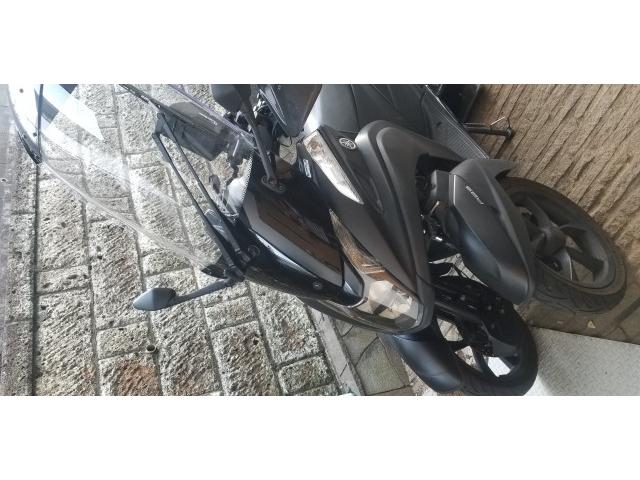 トリシティ155ルーフ付き車体 フロントライト交換（株式会社