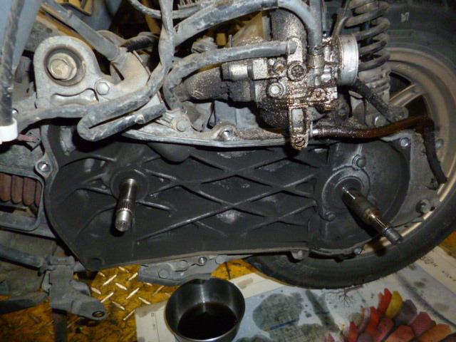 スピードが出ない ライブディオZXの駆動系メンテナンス（日野