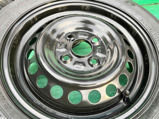 ダイハツ純正14インチスチールに中古スタッドレスのセット入庫です