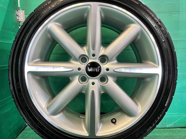 中古ではなかなか出てこないミニ純正17インチ入庫です！ ミニ純正