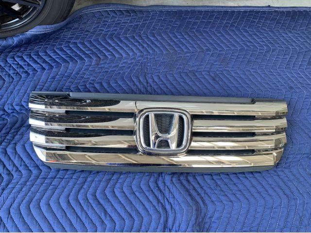 大阪府 四條畷市より ホンダ JF1 N-BOXカスタム 無限グリル取付