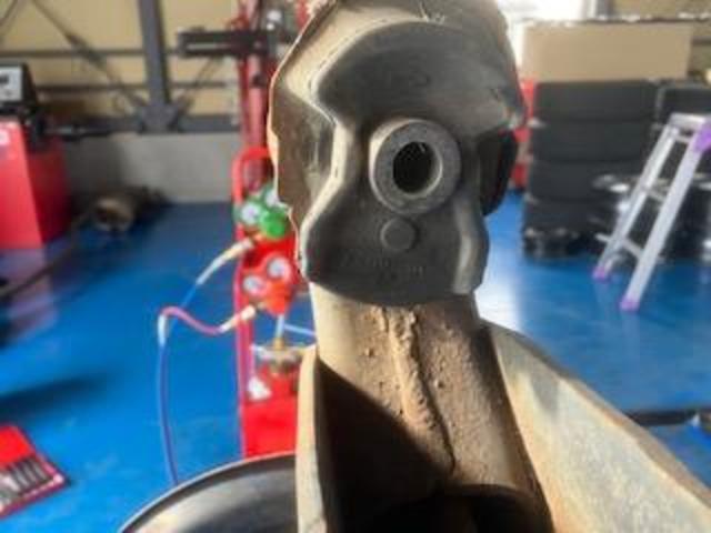 アルファードG リヤ アクスル ビームブッシュ交換｜グーネットピット