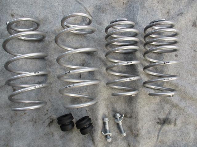 スズキ スイフトスポーツ ZC33S SWK ローダウサス交換 サスペンション