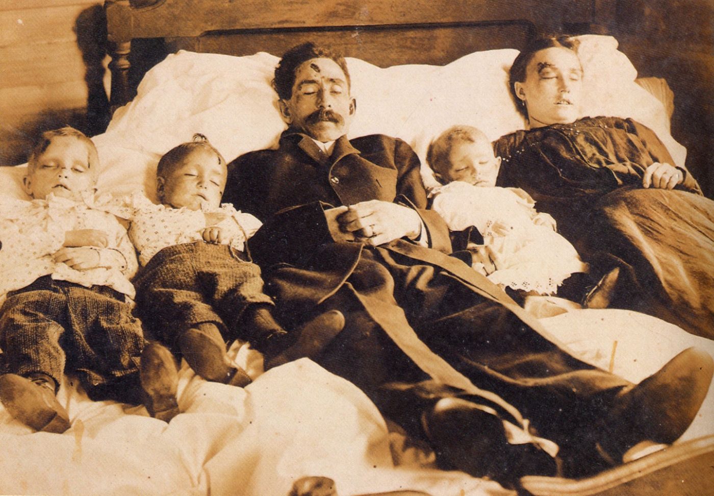 Sleeping Beauty: Memorial Photography in America (First Edition